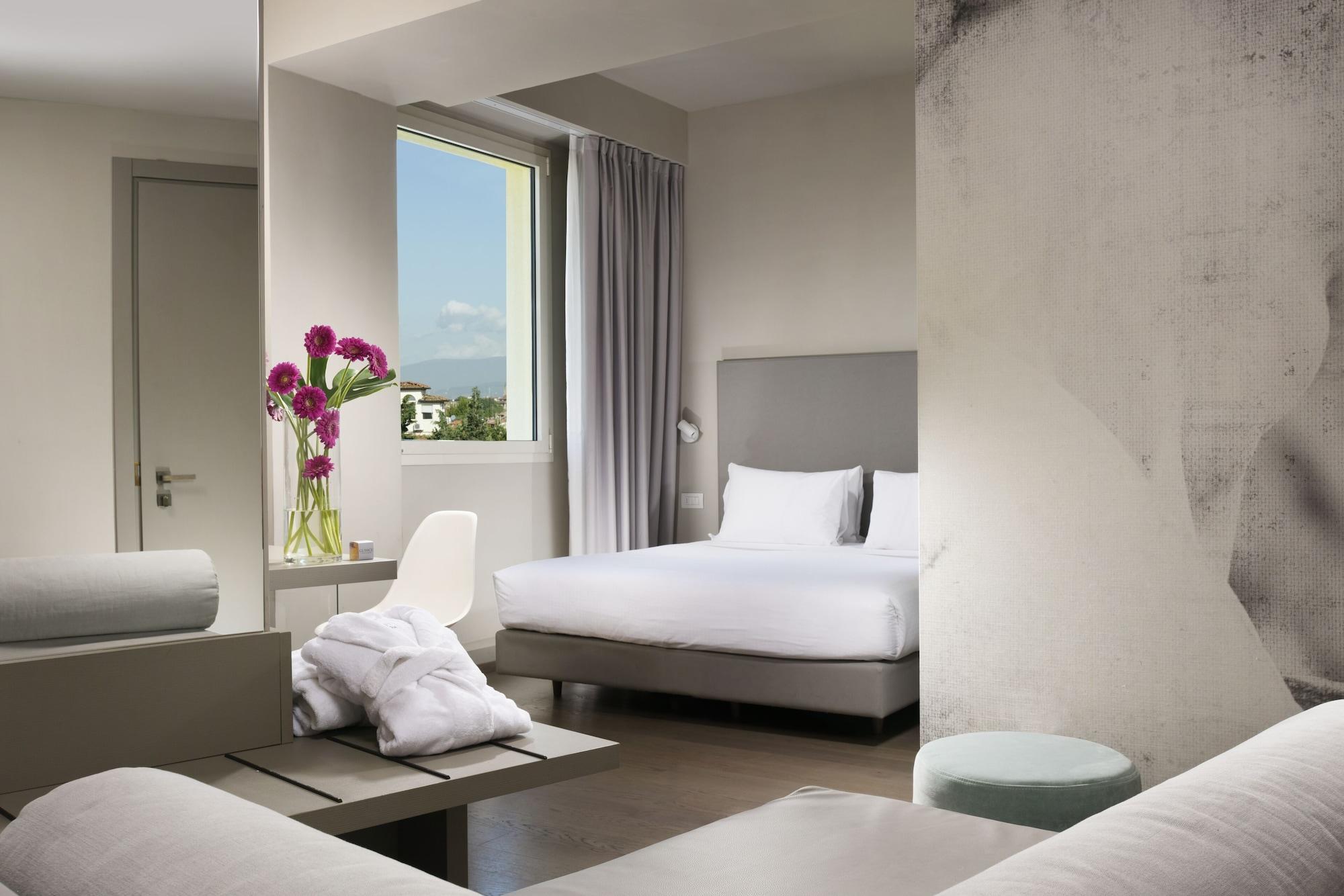 Glance In Hotel 4*