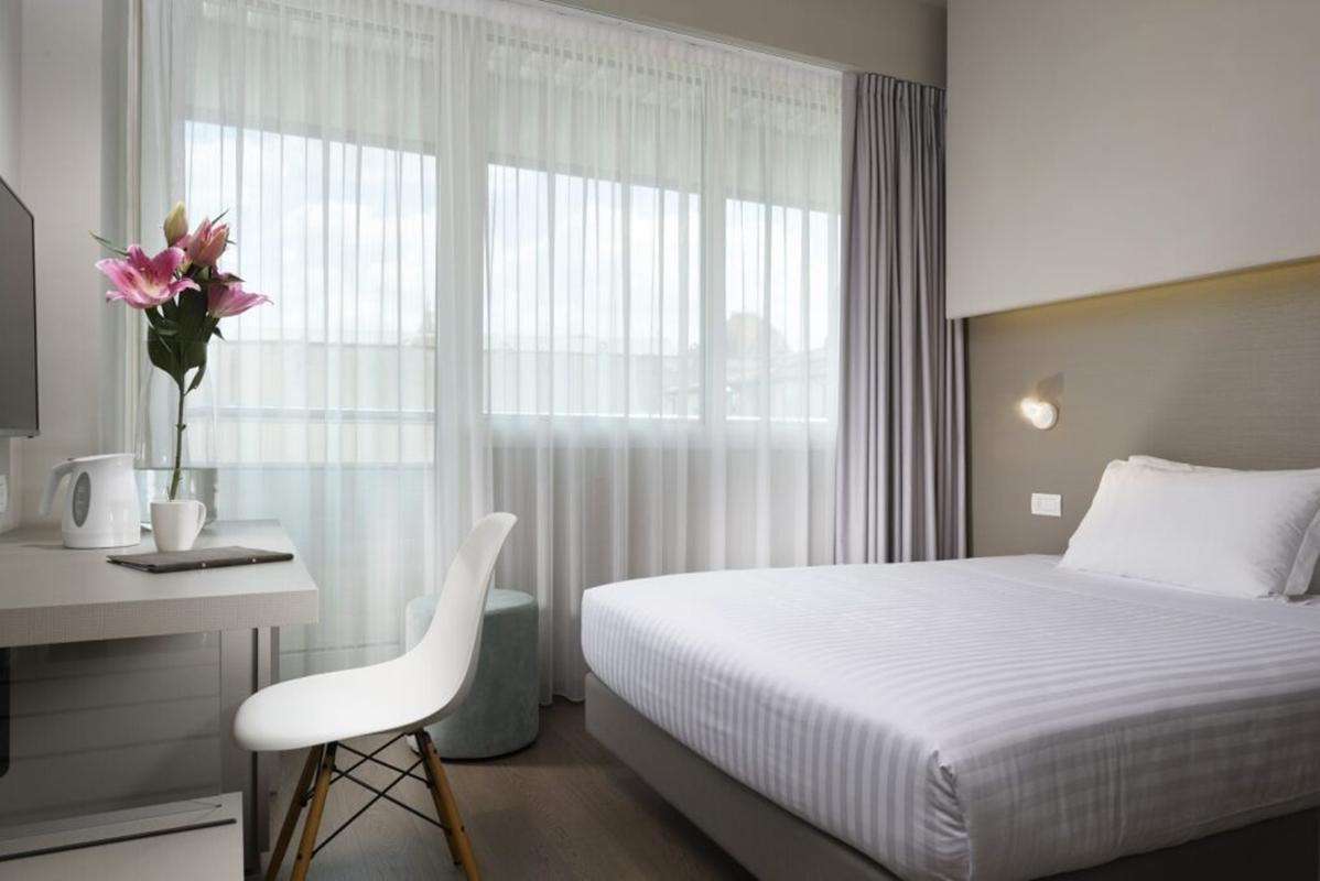 Glance In Hotel 4*